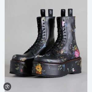 R13 floral double stack platform boots 40 US 10